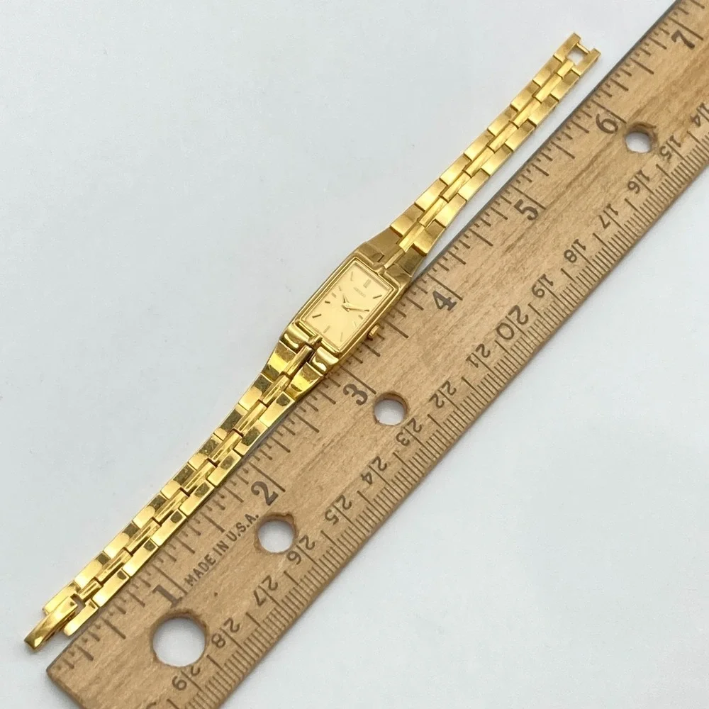 Vintage Seiko Womens Watch Tank 17mm Gold Tone 2E20-7479 New Battery SMALL 5.75